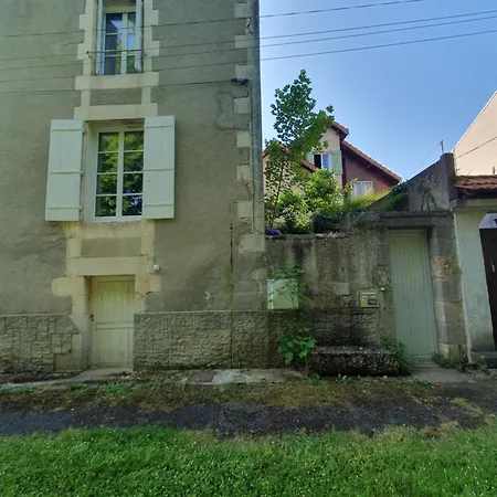 T2 Duplex Avec Terrasse Au Bord Du Clain Apartmán *