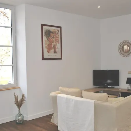 T2 Duplex Avec Terrasse Au Bord Du Clain *